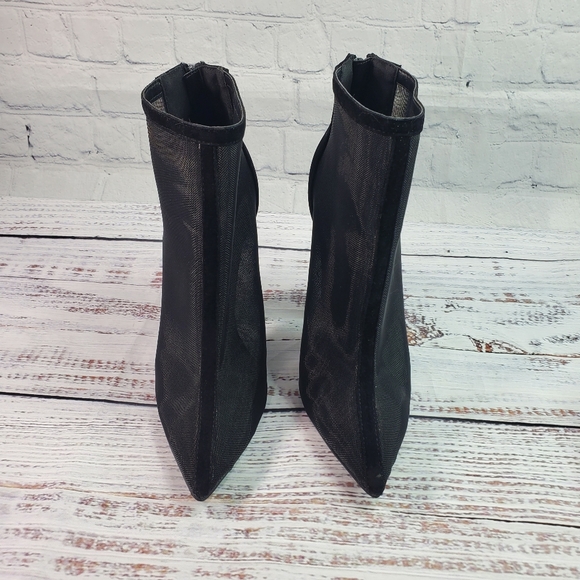 Heele Short Boots - Picture 4 of 5